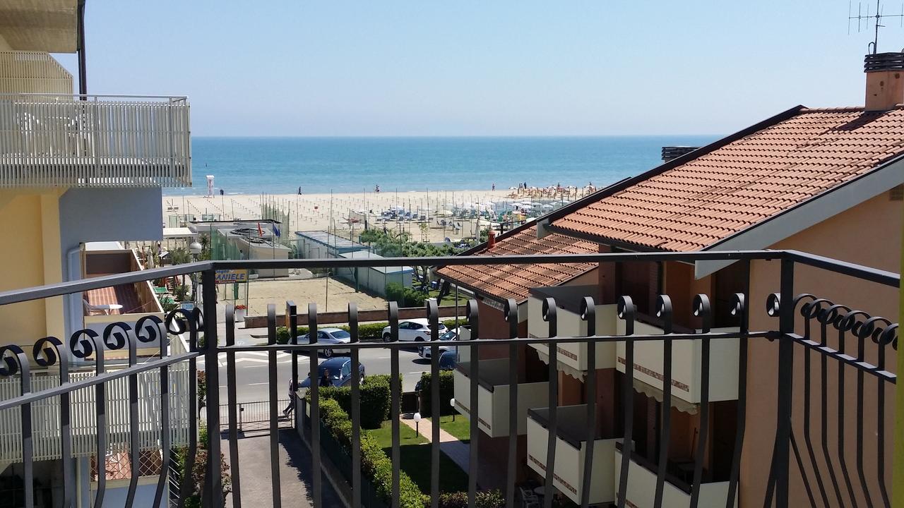 Hotel La Falena Cervia Exterior foto